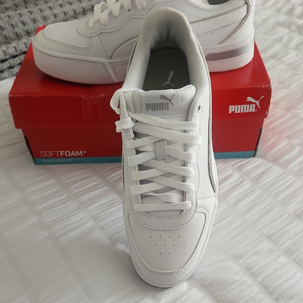 Puma Skye Metallic White Sneakers Sleek Low-Top Design